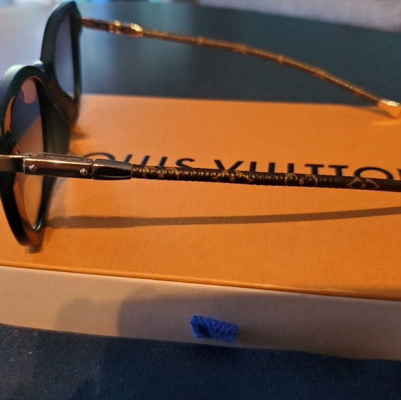 AUTHENTIC LOUIS VUITTON CHARLOTTE SUNGLASSES - Picture 7 of 8